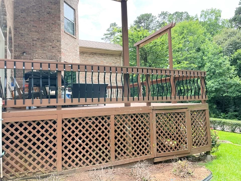 Lattice blocking off porch